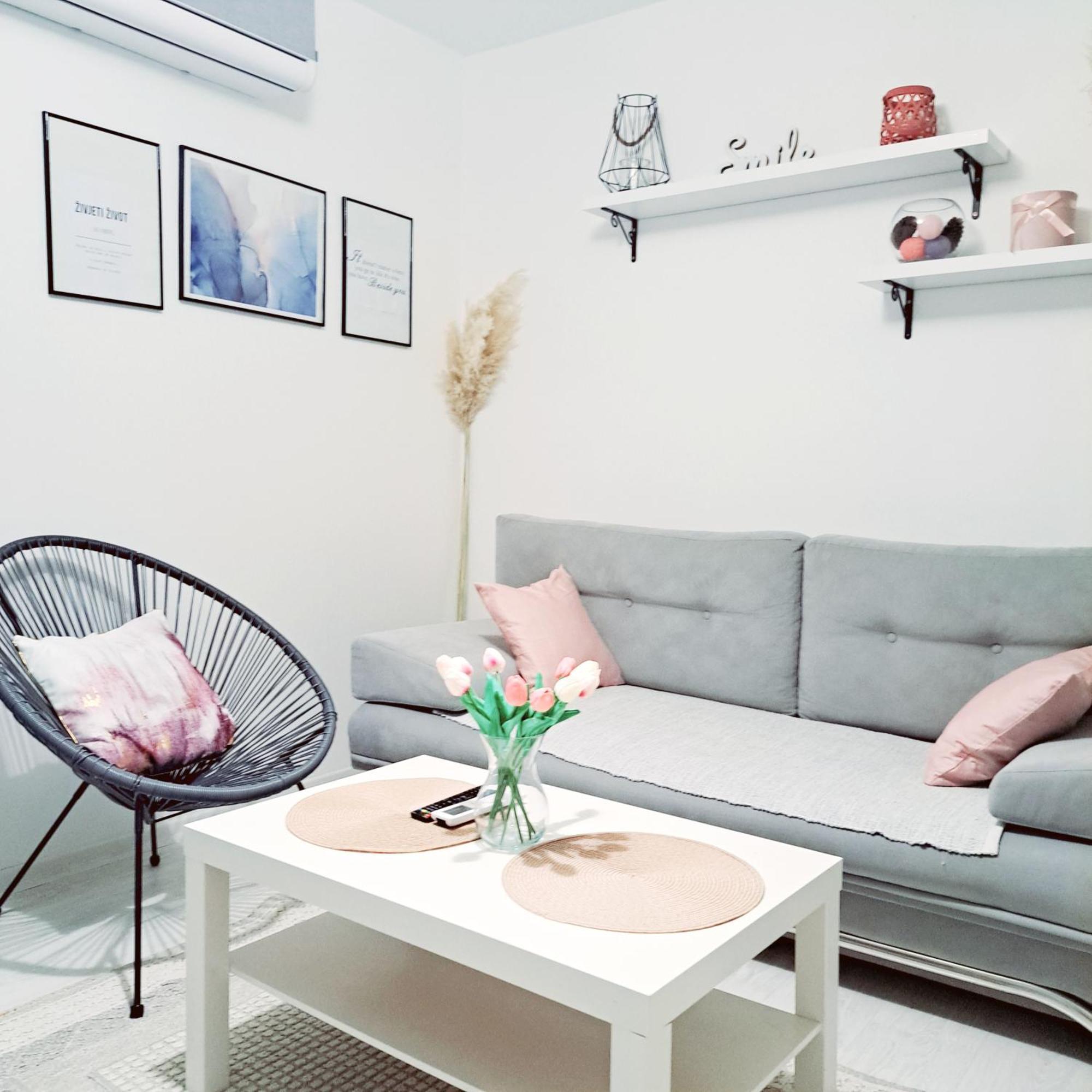 מוסטר Apartman Simple מראה חיצוני תמונה