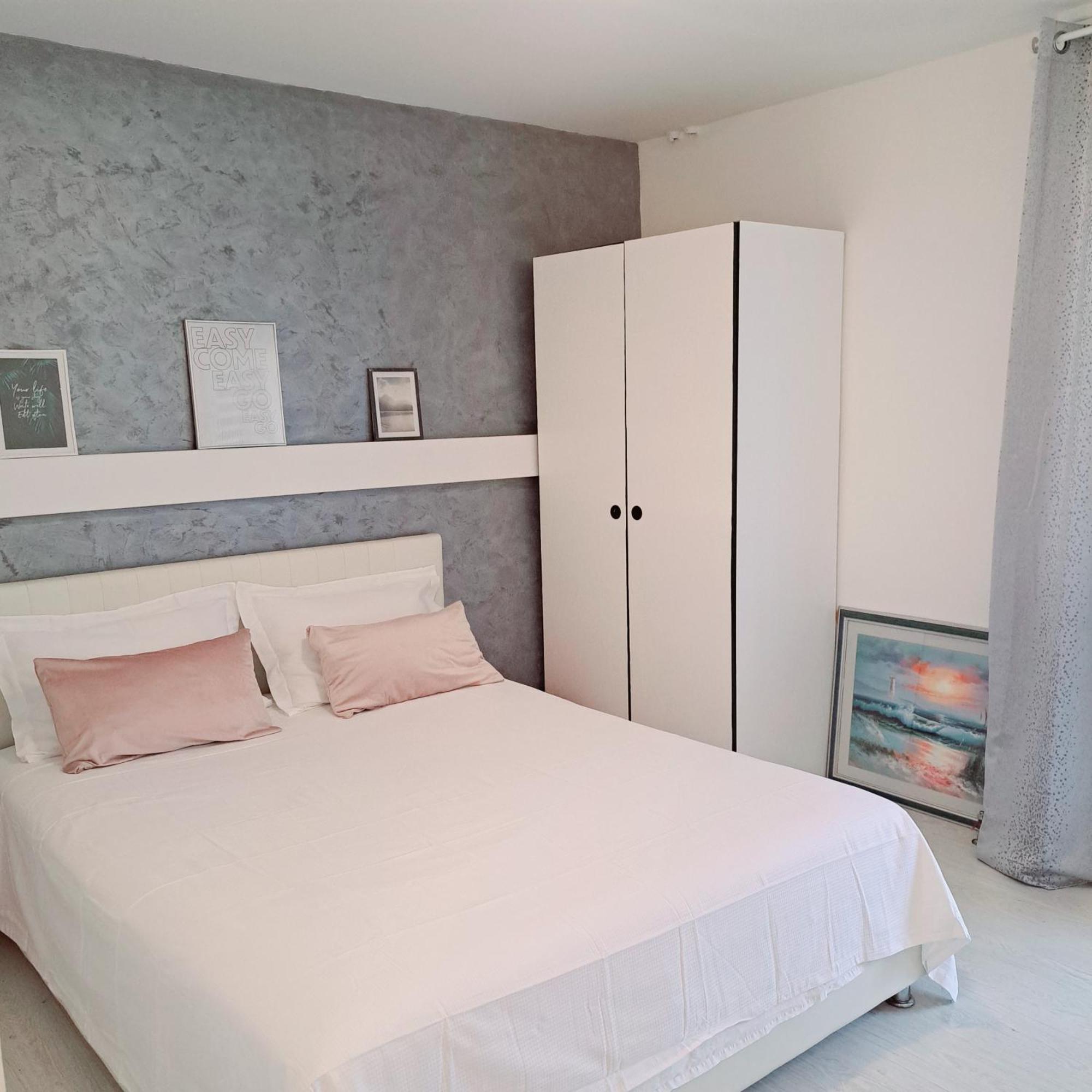 מוסטר Apartman Simple מראה חיצוני תמונה