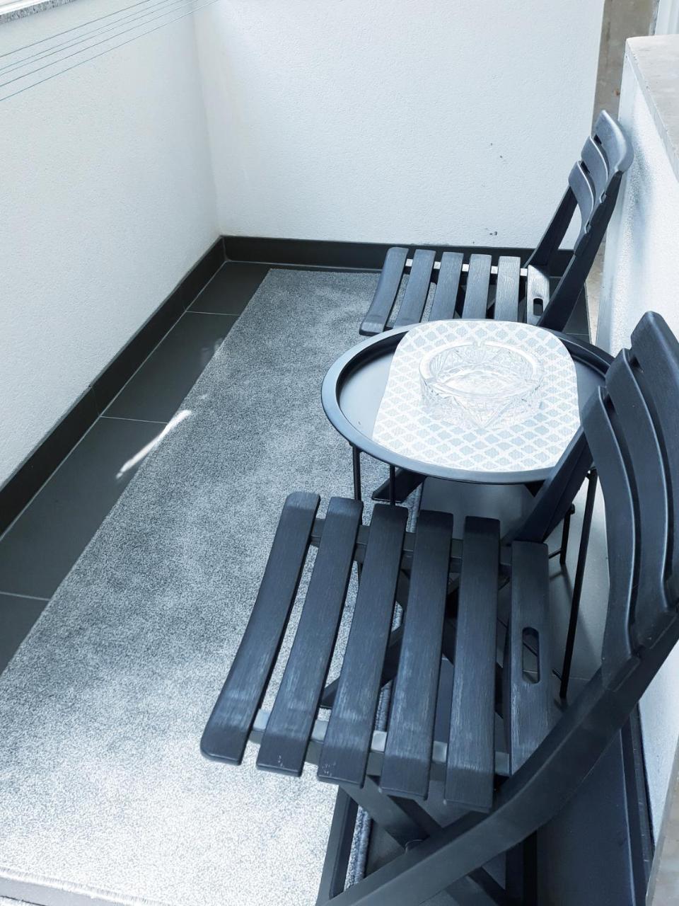 מוסטר Apartman Simple מראה חיצוני תמונה