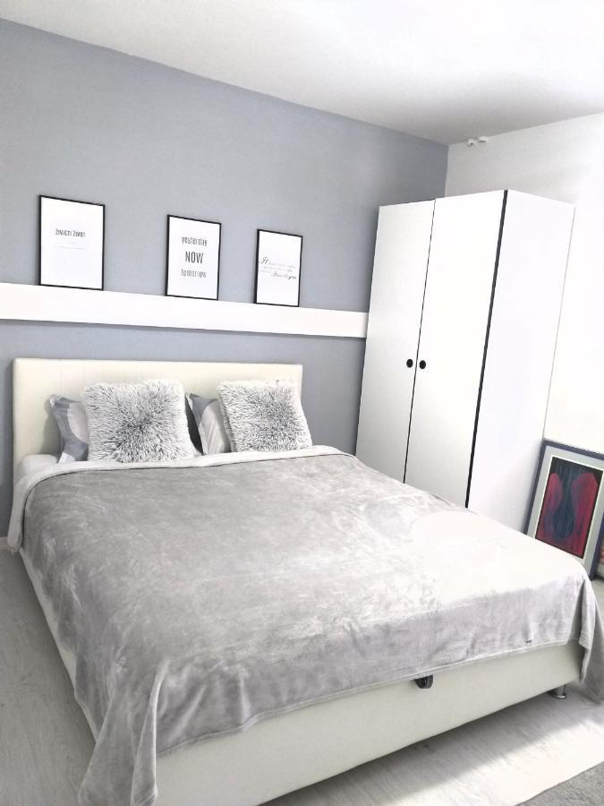 מוסטר Apartman Simple מראה חיצוני תמונה